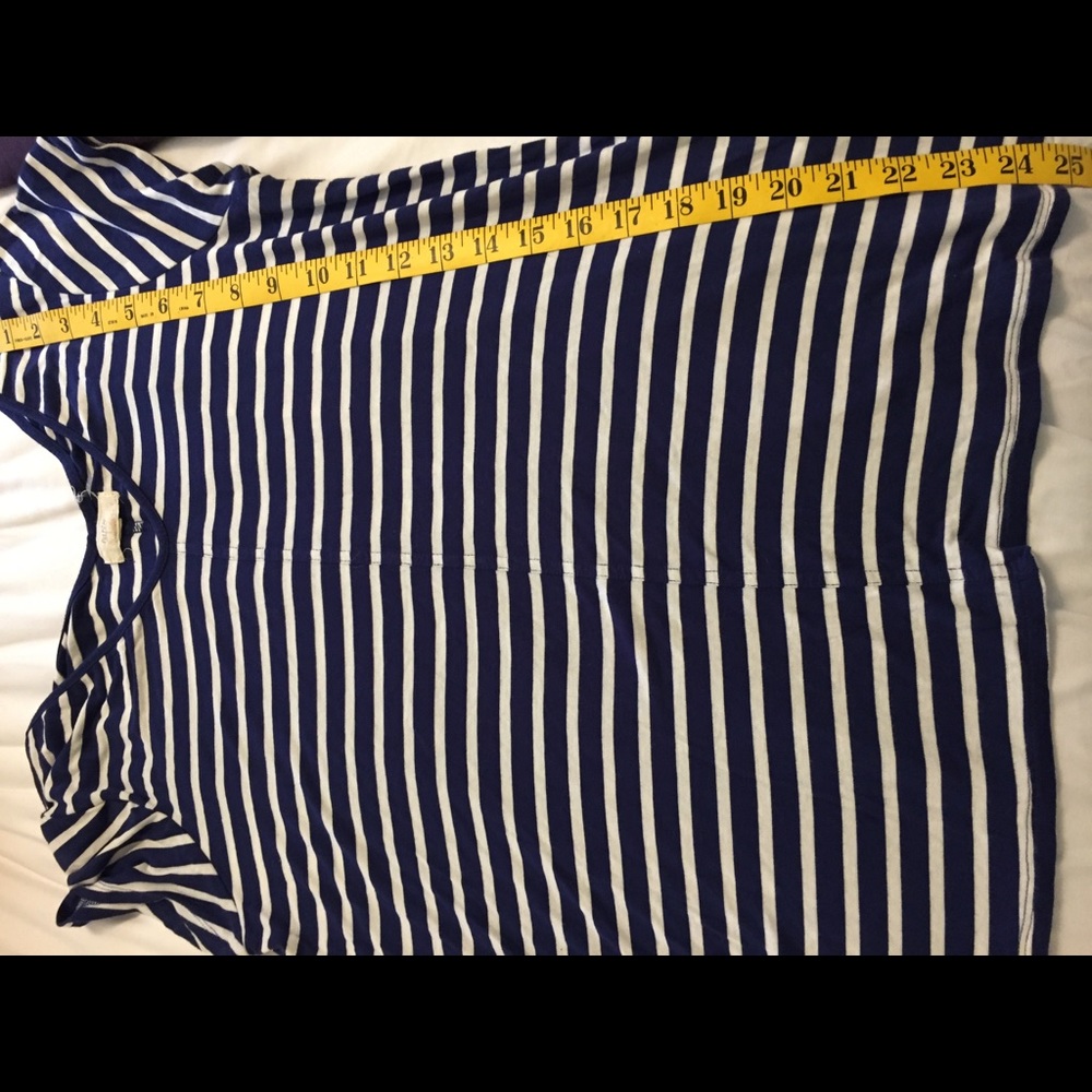 Blush Stripped Top. Size Medium - Picture 5 of 5